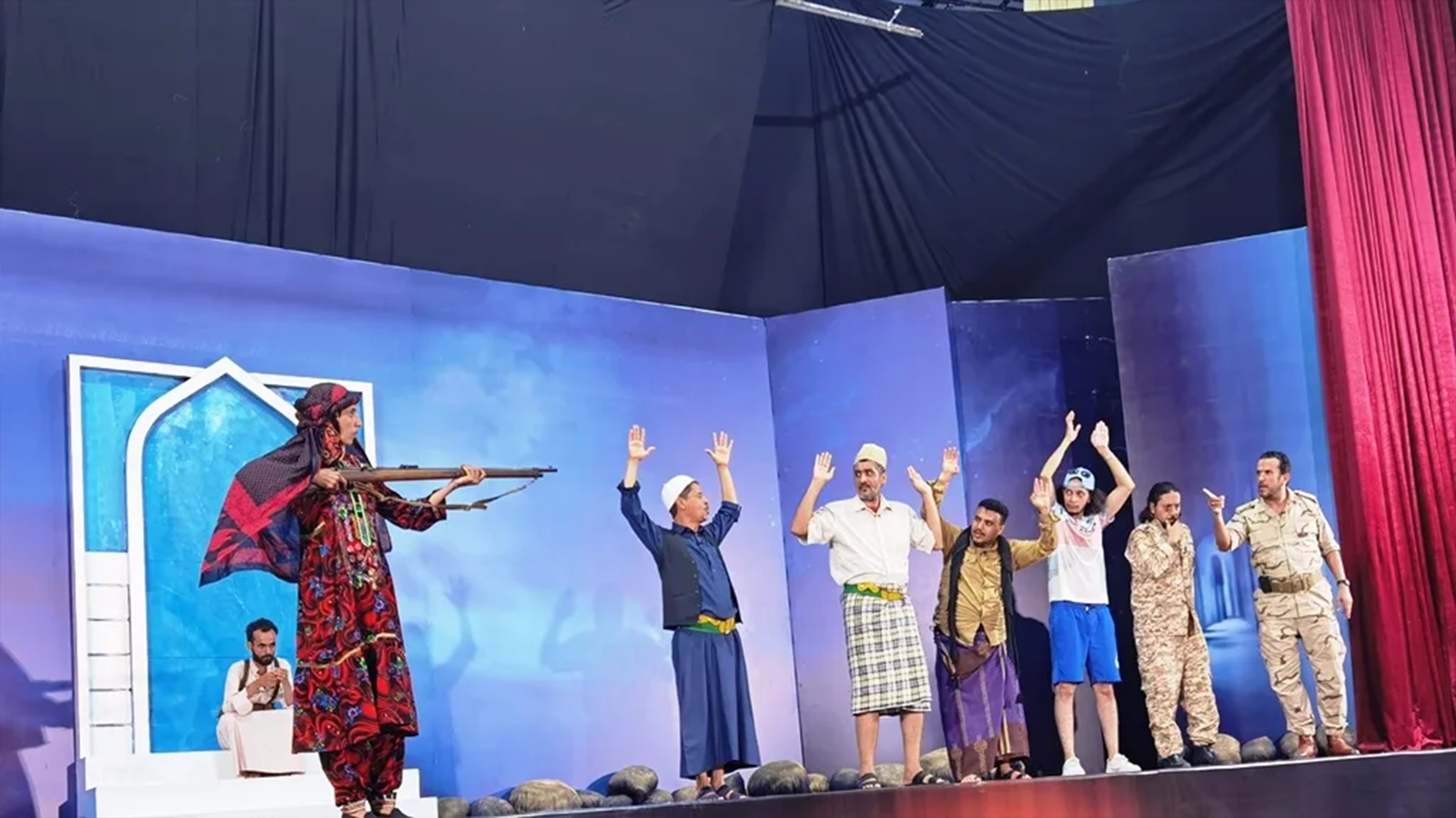 مسرحية المرحوم يعيش